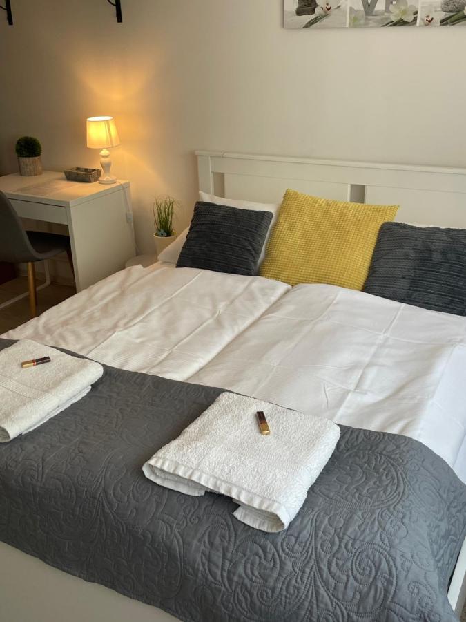 Magnolia Apartman Gyor Exterior photo